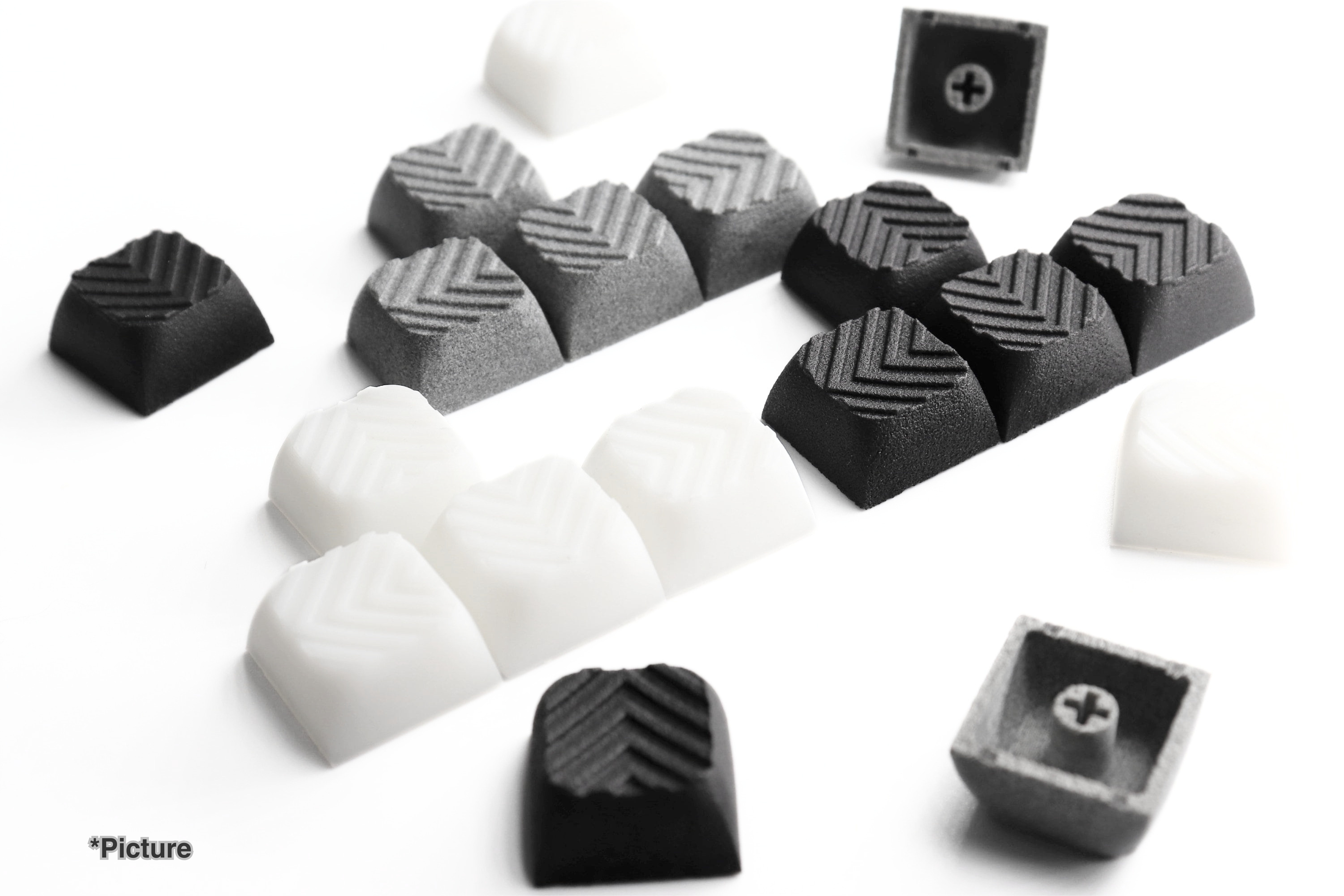 XDA Arrow Keycaps Shown in Nylon and Resin